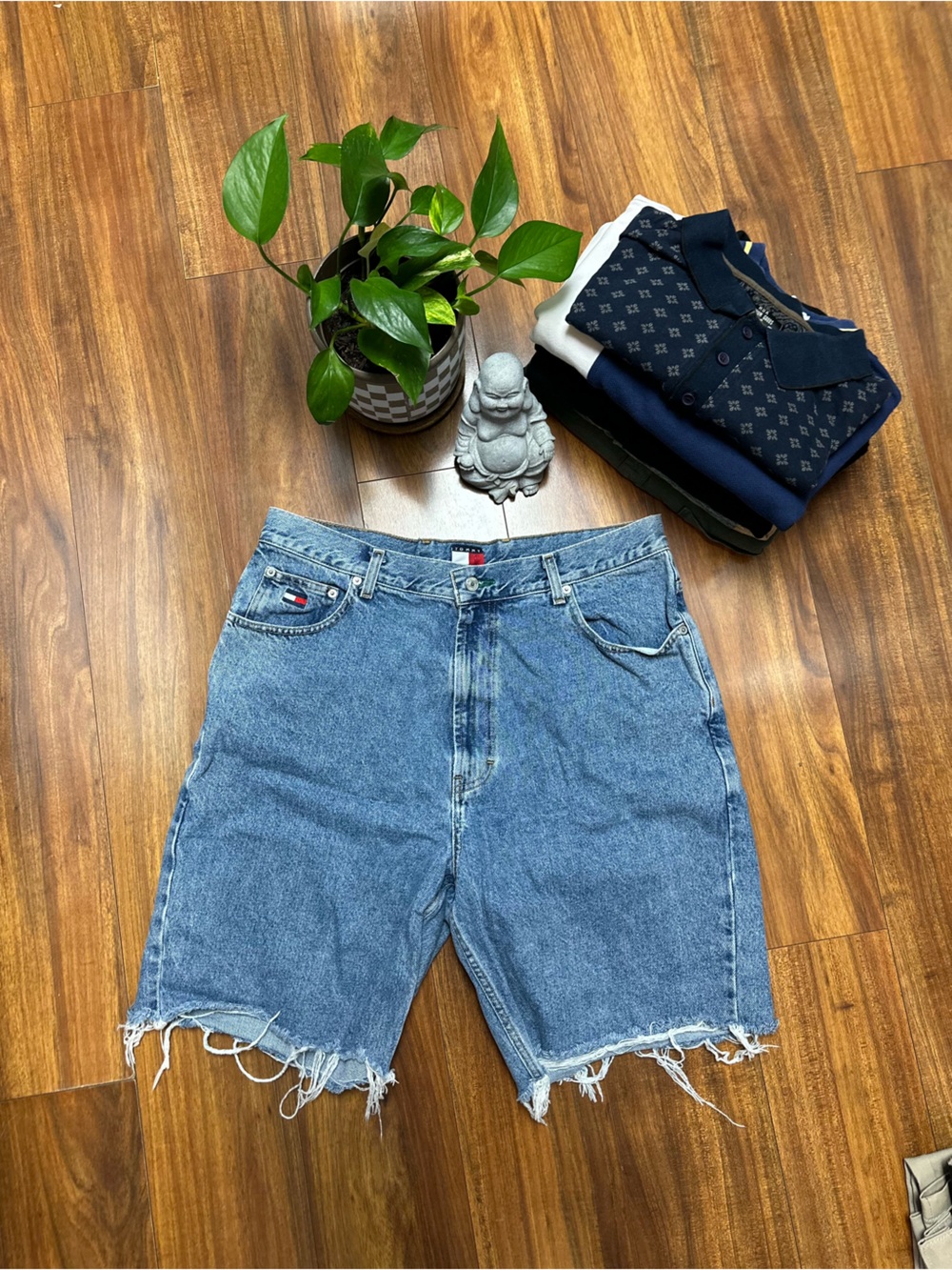 Vintage Tommy Jeans Baggy Vintage 90s Cut-Off Denim Shorts 32